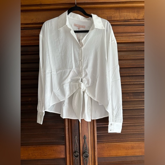 Anthropology Hutch Silky Tie Front Blouse - Picture 2 of 8